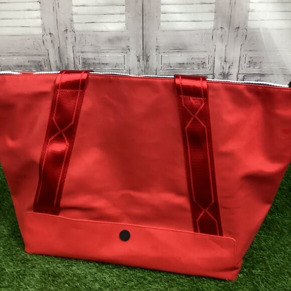 Hunter x Target Over Sized Tote Bag Cherry Red - Picture 7 of 14